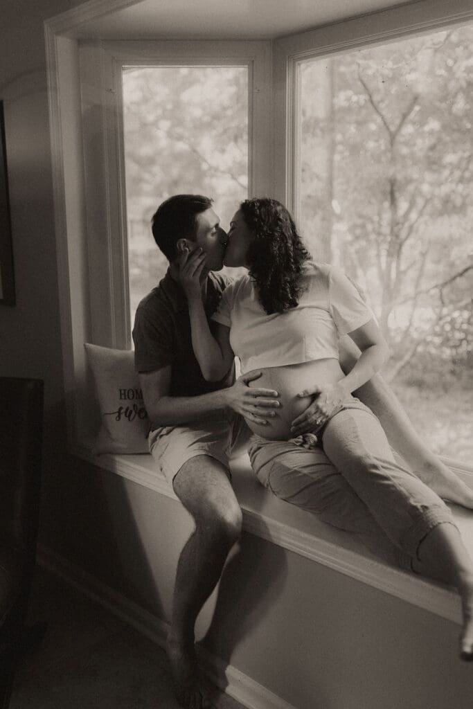 Maternity Photo in a Marietta, GA home. 