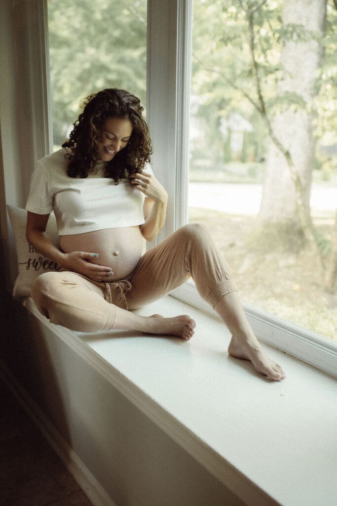 Maternity Photo in a Marietta, GA home. 
