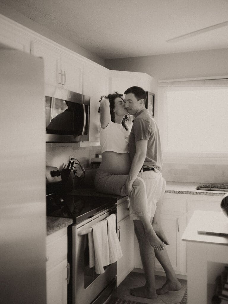 Maternity Photo in a Marietta, GA home. 